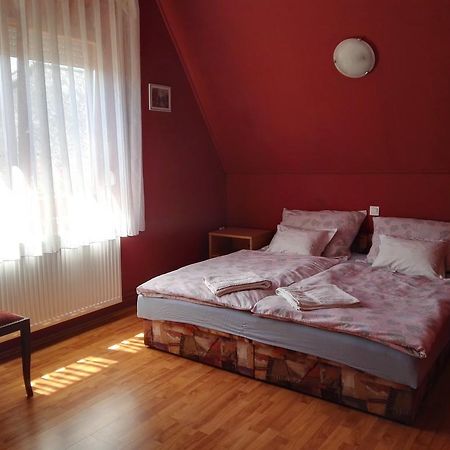 Agávé Apartman Sárvár Esterno foto