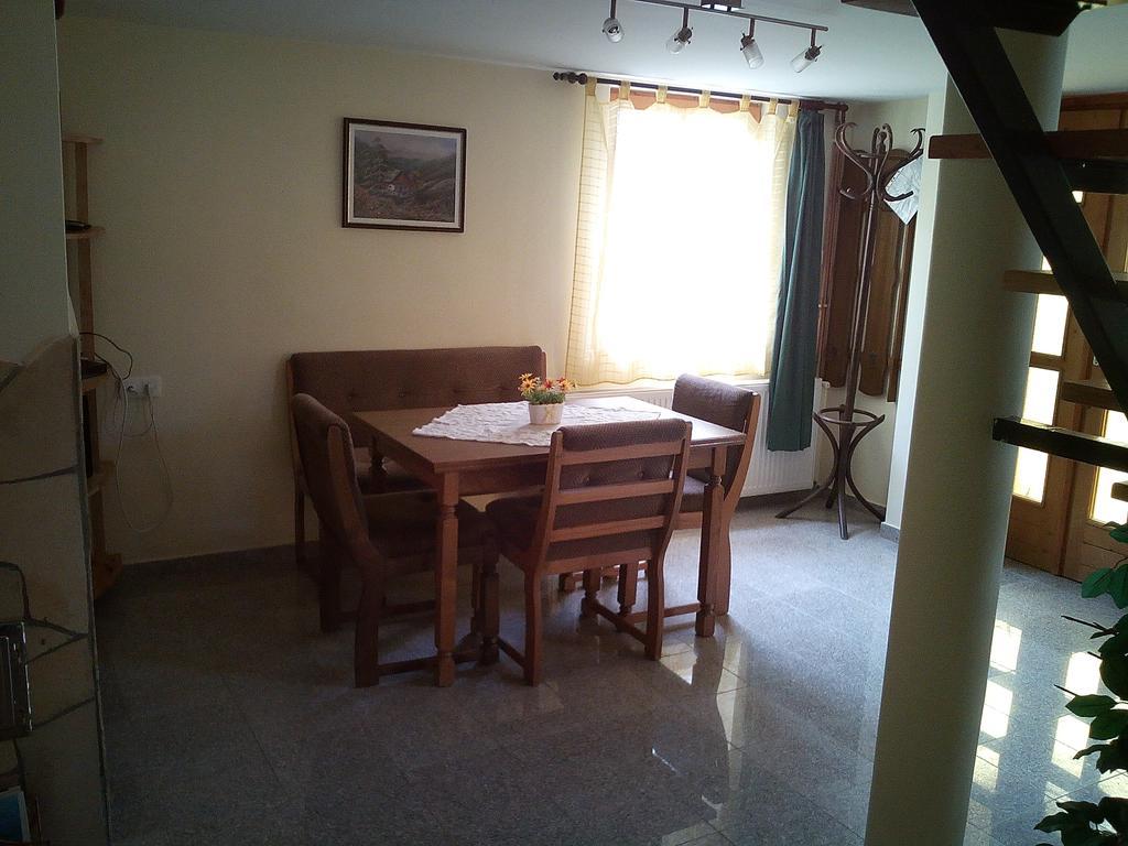 Agávé Apartman Sárvár Esterno foto