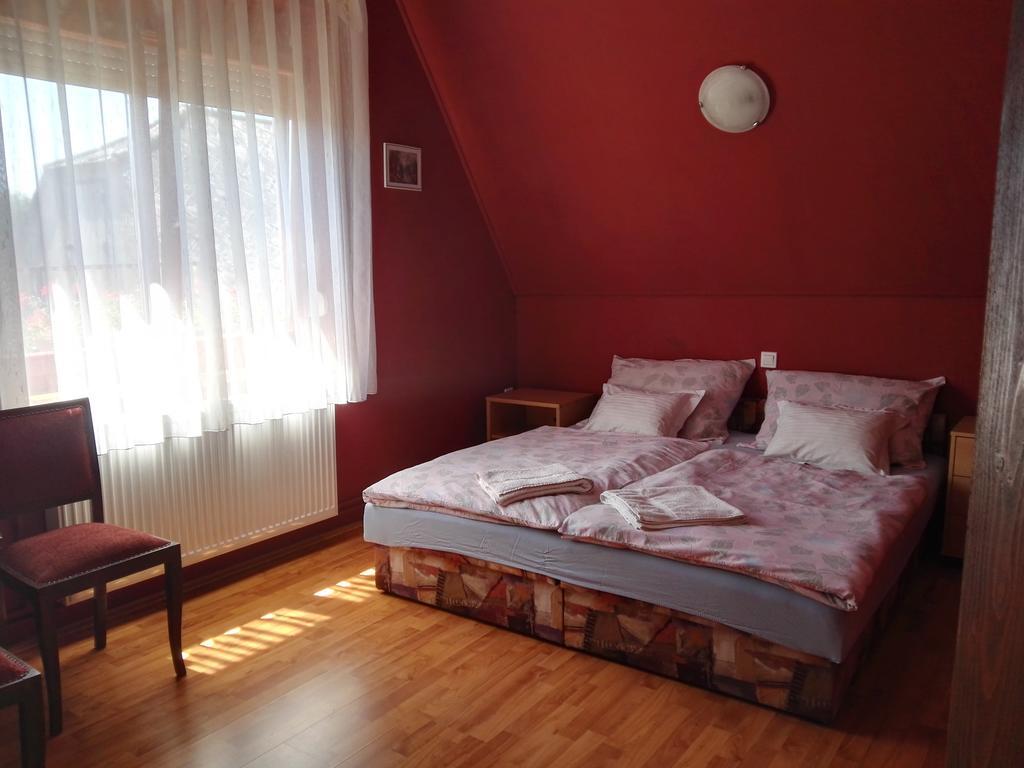 Agávé Apartman Sárvár Esterno foto